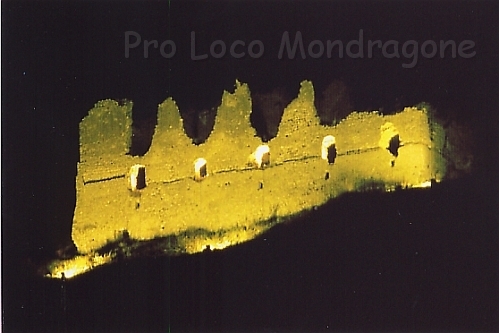 Castello Illuminato 1.jpg